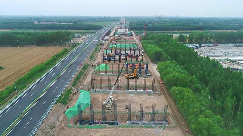 京台任你博改扩建项目德州至齐河段徒骇河大桥施工现场